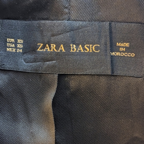 Sleek ZARA BASIC Blazer Perfect Fit Faux Leather Detail XS Holidays - Picture 4 of 10